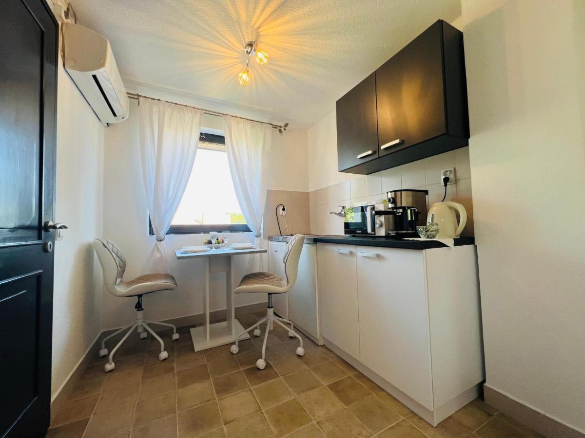 Heviz Apart Comfort Apartment Exterior photo